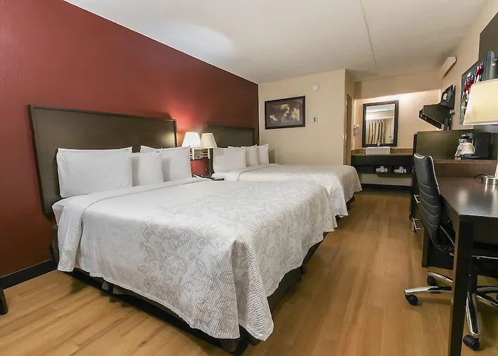 Red Roof Plus+ Chicago - Naperville
