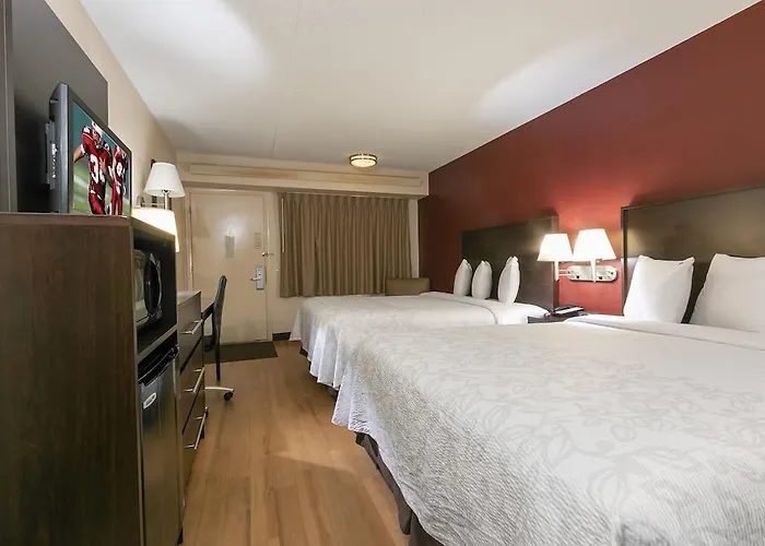Hotel Red Roof Plus+ Chicago -
