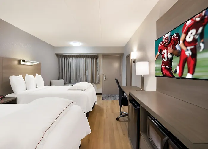 Hotel Red Roof Plus+ Chicago - 3*