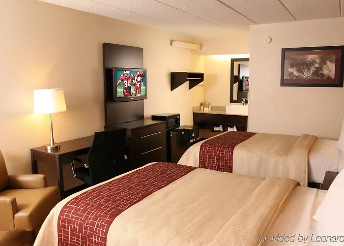 Hotel Red Roof Plus+ Chicago -
