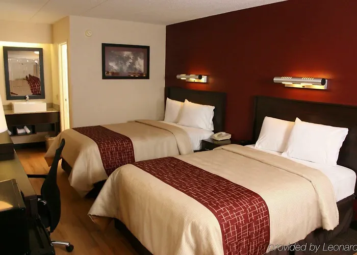Hotel Red Roof Plus+ Chicago - Naperville