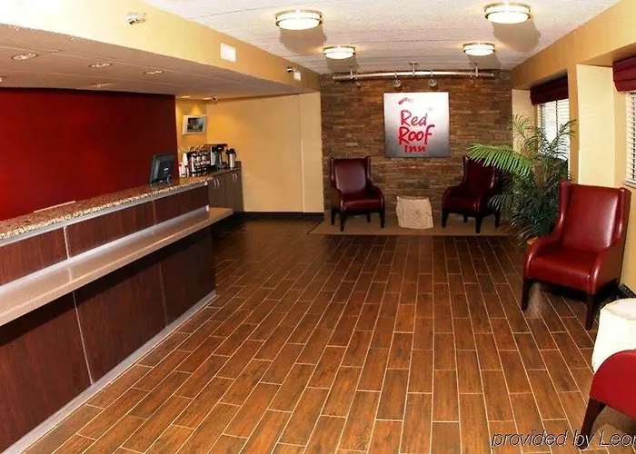 Hotel Red Roof Plus+ Chicago - 3*